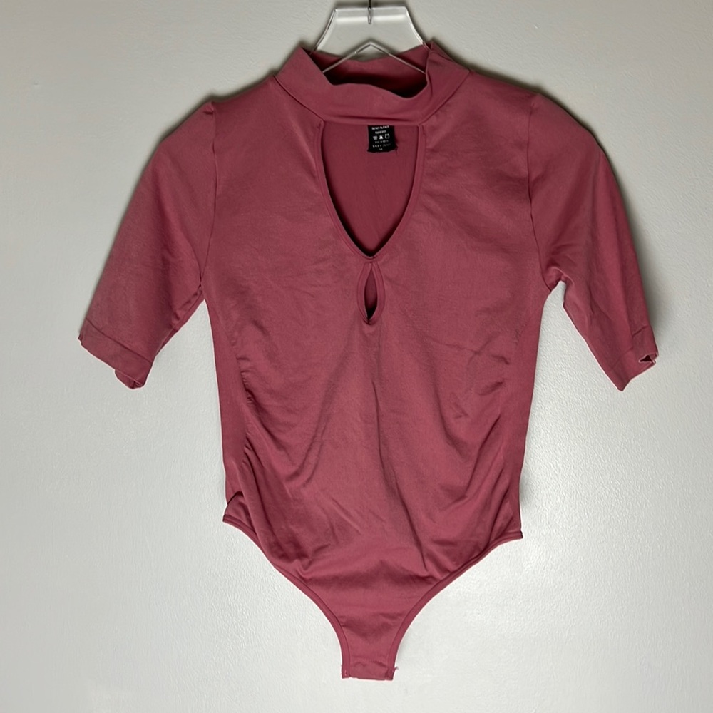 SOHO Girls Bodysuit M/L Cutout✨